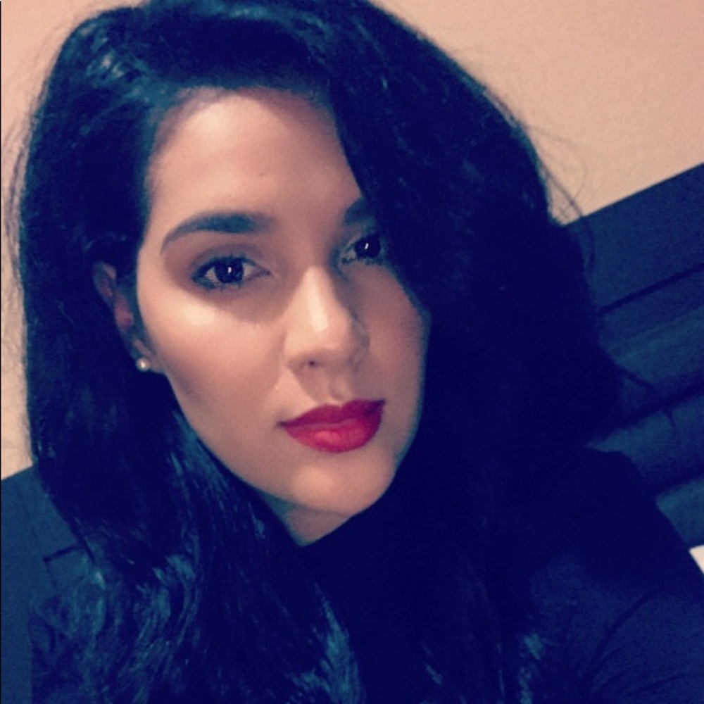 Meet your Posher, Yolanda